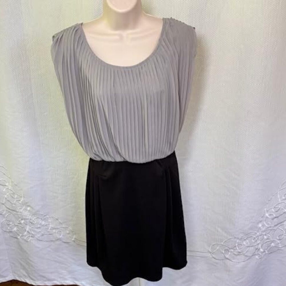 GOSSIP GIRL by ROMEO & JULIET COUTURE low back cocktail dress Medium
